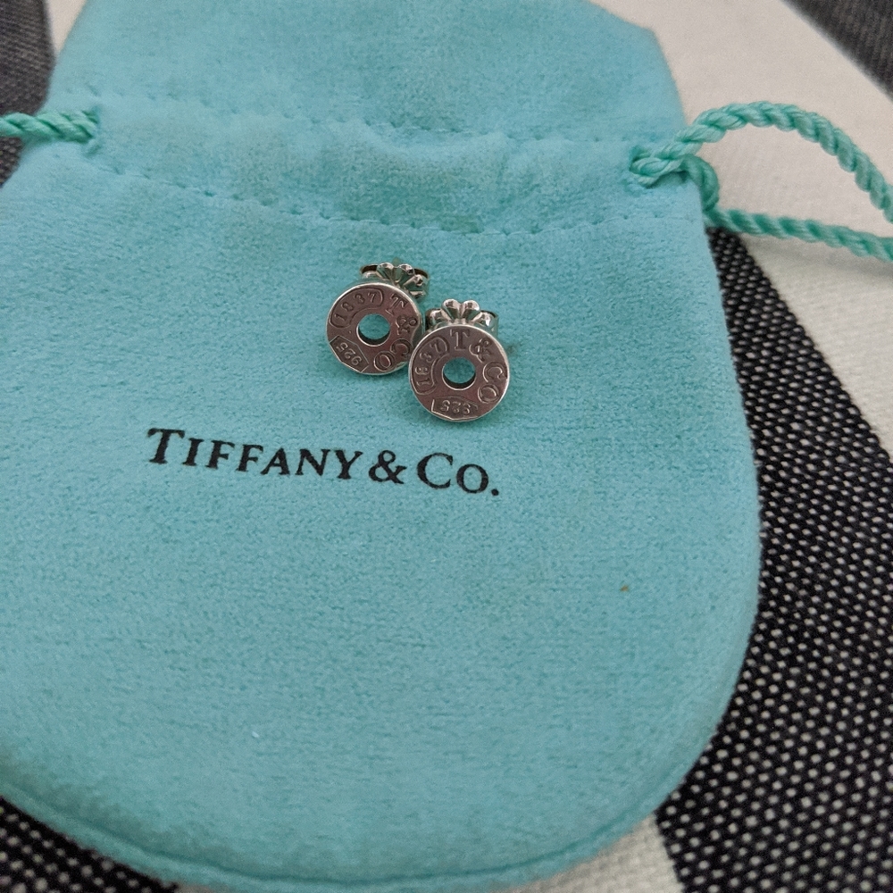 Tiffany & Co. Silver Disc Stud Earrings on Tiffany Blue Pouch - Picture 6 of 9